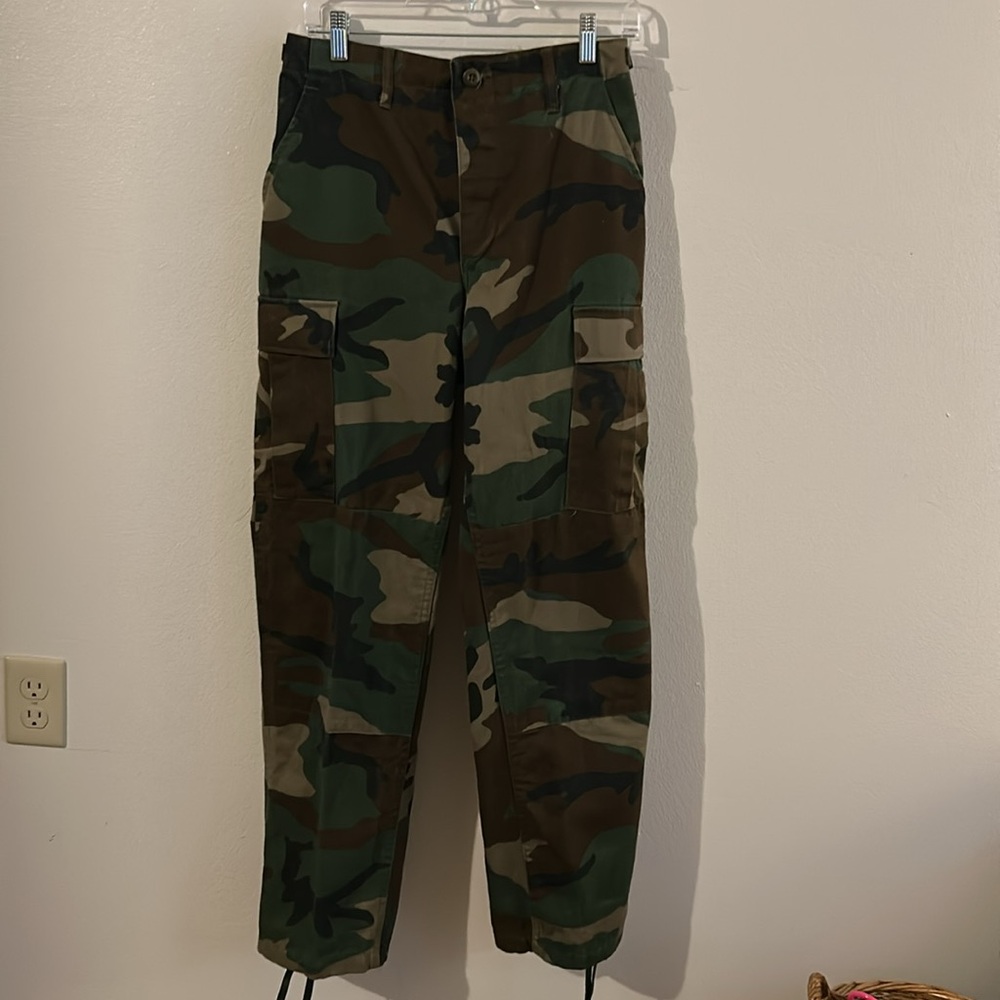 Vintage 90's Combat Camouflage Retired Woodland Military Cargo Pants. Small-Reg